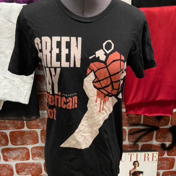 Graphic Band Tee - Picture 1 of 4